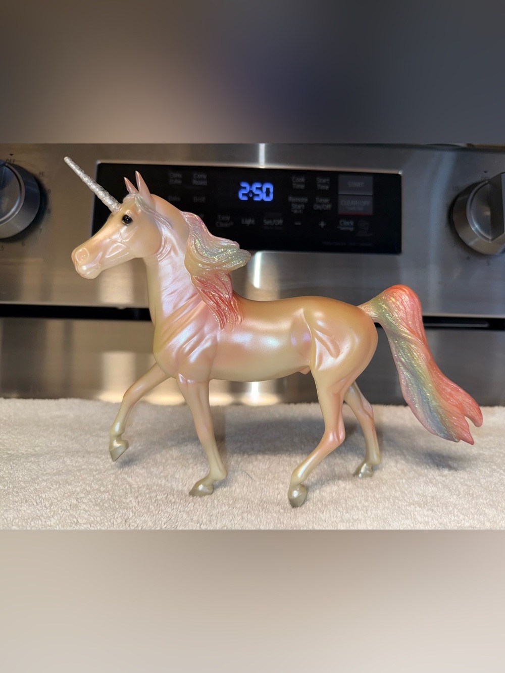 Breyer Classic Magical Unicorn Skyler Pearlescent Rainbow Mane Figurine